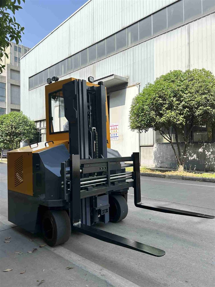 3-Ton All-Directional Electric Forklift Lithium Battery