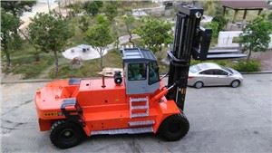 Forklift yuk ko'tarish qobiliyati 40 tonna