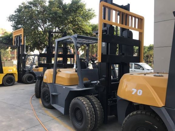 7 Ton Forklift Good For Wholesale And Retail Attach Oil Drum Clamp Work For Oil Industry